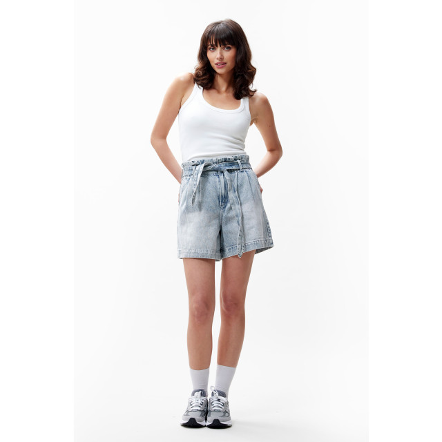 Catwalk Junkie 23020841 denim shorts with a comfortable waist 2302084401 Denim shorts with a comfortable waist large