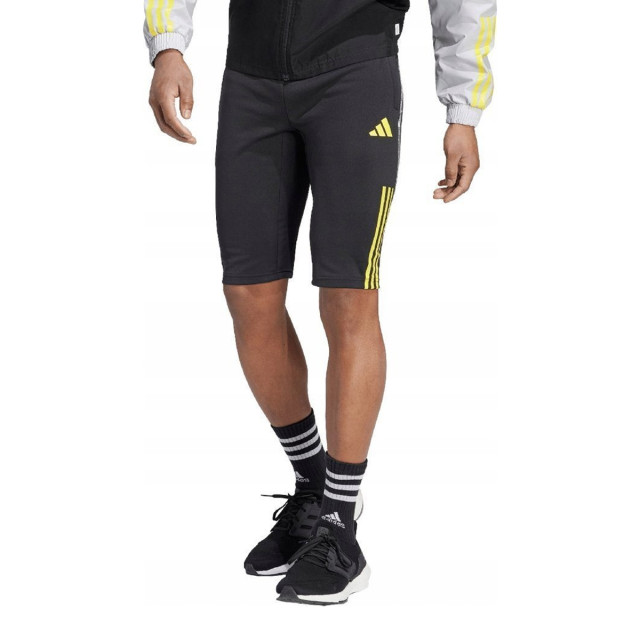 Adidas Heren tiro 23 wedstrijdshort halflang UTMR1709_blackyellow large Adidas Heren tiro 23 wedstrijdshort halflang UTMR1709_blackyellow large