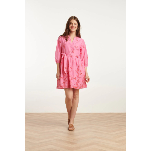 Smashed Lemon 25263 bloemen geborduurde korte jurk met v-hals | 25263-420-450 large Smashed Lemon 25263 bloemen geborduurde korte jurk met v-hals | 25263-420-450 large