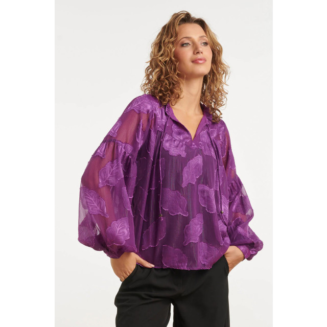 Smashed Lemon 24698 paarse chiffon jacquard v-hals top met bladmotief 8720331350354 large