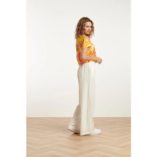 Smashed Lemon 25030 v-hals top met fel rijke bloemenprint | 8720331320210 large