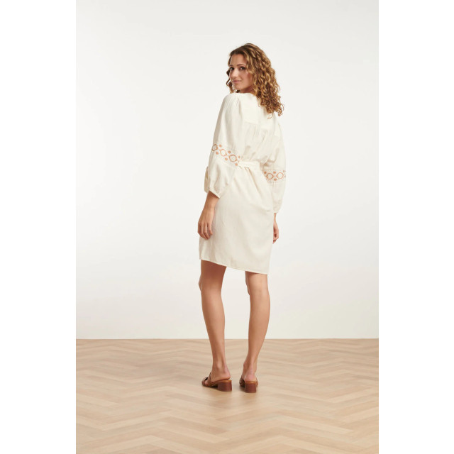 Smashed Lemon 25195 off white jurk met geborduurde mouwen | 25195-010-720 large
