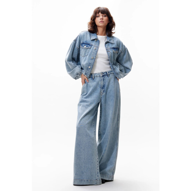 Catwalk Junkie 25030221 tuck in denim jacket 2503022401 Tuck in denim jacket large