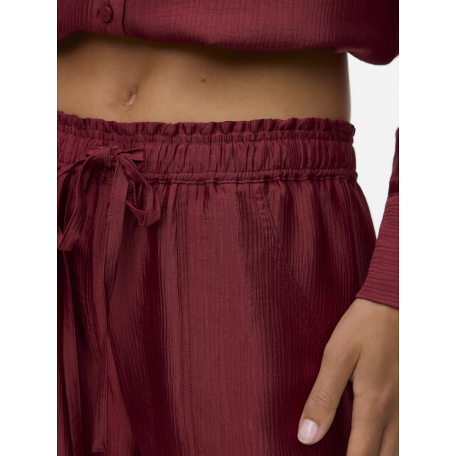 Vero Moda vmtoma hw straight pants wvn 10329454 syrah 06541.840.0147 large Vero Moda vmtoma hw straight pants wvn 10329454 syrah 06541.840.0147 large