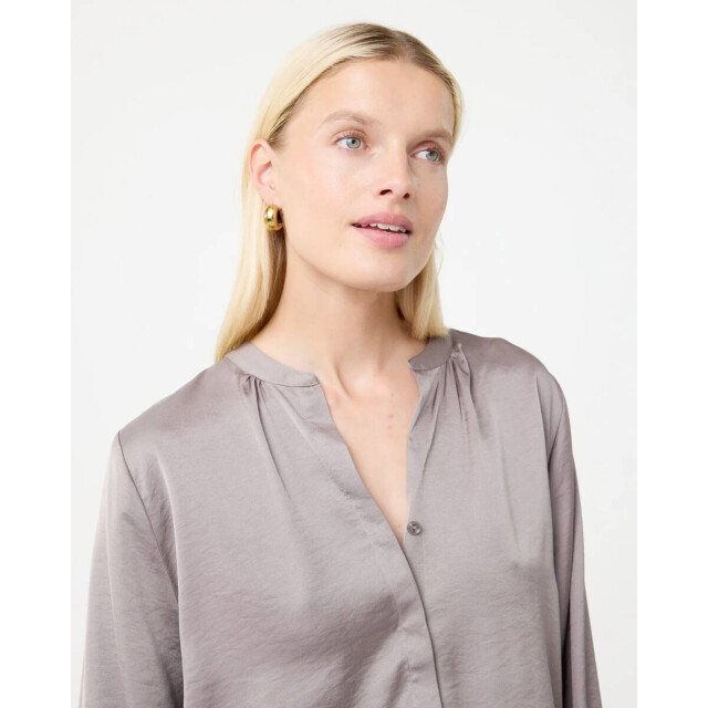 Knit-ted Blouse lange mouw 252p180 nova Knit-ted Blouse lange mouw 252P180 Nova large