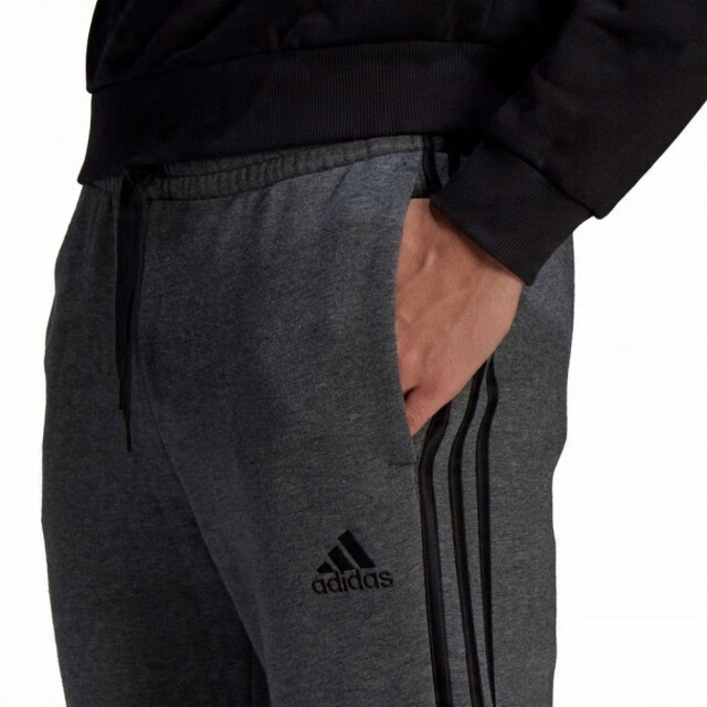 Adidas Heren essentials fleece 3 strepen tapered leg joggingbroek UTPP2007_darkgrey large