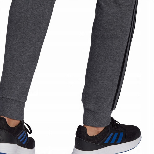 Adidas Heren essentials fleece 3 strepen tapered leg joggingbroek UTPP2007_darkgrey large