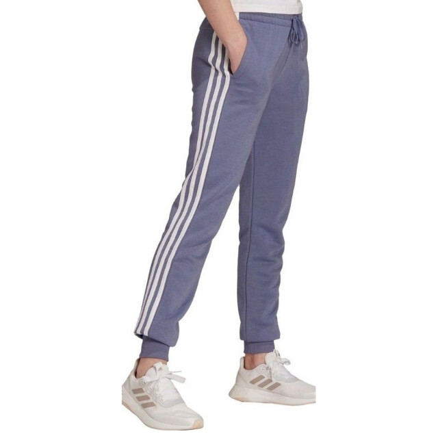 Adidas Dames essentials french terry 3 strepen joggingbroek UTPP770_violet large Adidas Dames essentials french terry 3 strepen joggingbroek UTPP770_violet large