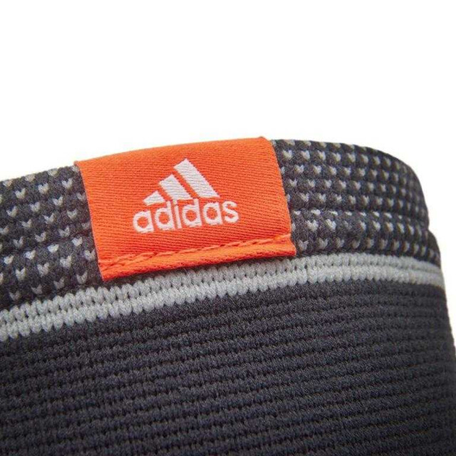 Adidas Flexibele kniebeschermer UTPP5875_black large