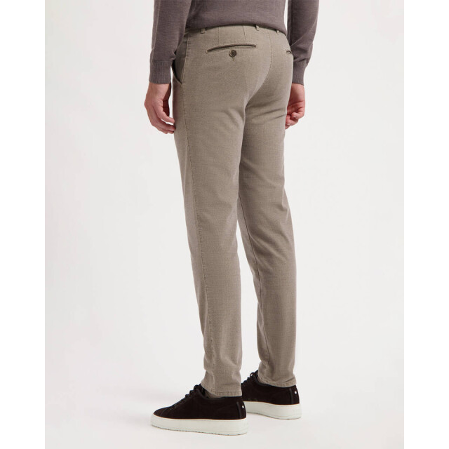 Com4 Chino 21282109 Com4 Chino 21282109 large