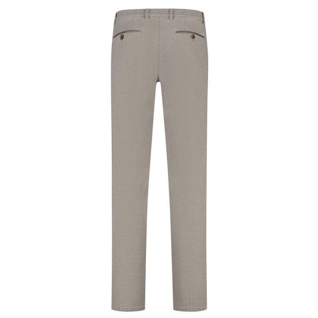 Com4 Chino 21282109 Com4 Chino 21282109 large