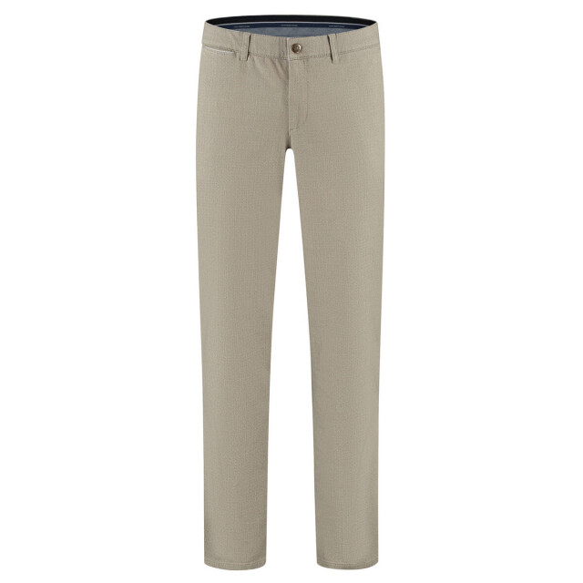 Com4 Chino 21282119 Com4 Chino 21282119 large