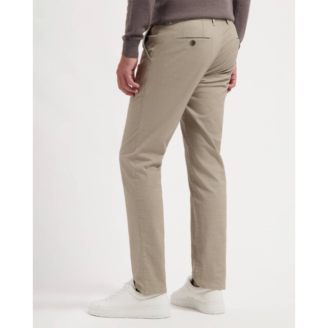 Com4 Chino 21282119 Com4 Chino 21282119 large