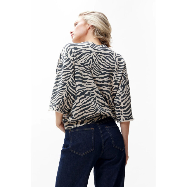 Catwalk Junkie 2503020603 short sleeve zebra sweater 2503020603 Short sleeve zebra sweater large