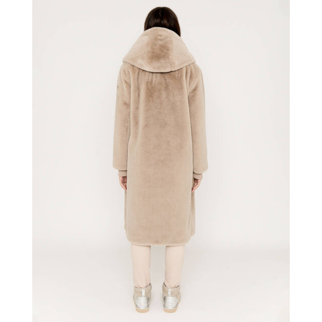 Moscow Coat 08-08-nadjana-3 MSCW Coat 08-08-Nadjana-3 large