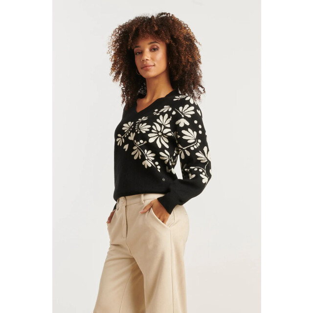 Smashed Lemon Zwart en offwhite bloemenprint met v-hals gebreide top | 8720331372400 large