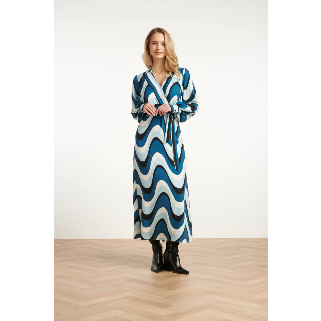 Smashed Lemon Golvende print maxi jurk in zwart en blauw | 25582-600-998 large Smashed Lemon Golvende print maxi jurk in zwart en blauw | 25582-600-998 large
