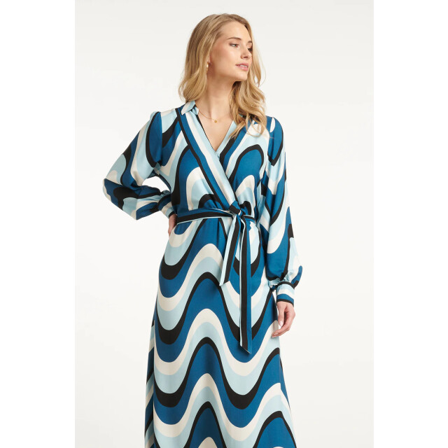 Smashed Lemon Golvende print maxi jurk in zwart en blauw | 25582-600-998 large Smashed Lemon Golvende print maxi jurk in zwart en blauw | 25582-600-998 large