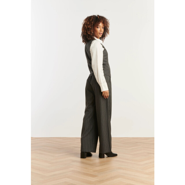 Smashed Lemon Modieus en getailleerd grijs en wit pinstriped gilet | 8720331385189 large