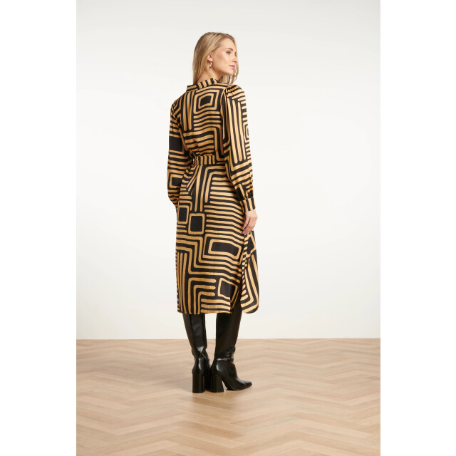 Smashed Lemon Zwart en goud grafische geprint midi jurk met kraag | 25578-999-735 large Smashed Lemon Zwart en goud grafische geprint midi jurk met kraag | 25578-999-735 large