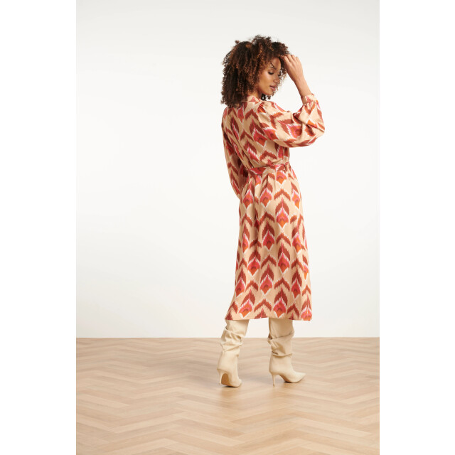 Smashed Lemon Aztec midi jurk in warmroze en camel | 25572-735-998 large Smashed Lemon Aztec midi jurk in warmroze en camel | 25572-735-998 large