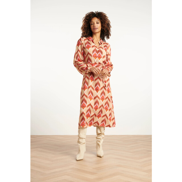 Smashed Lemon Aztec midi jurk in warmroze en camel | 25572-735-998 large Smashed Lemon Aztec midi jurk in warmroze en camel | 25572-735-998 large