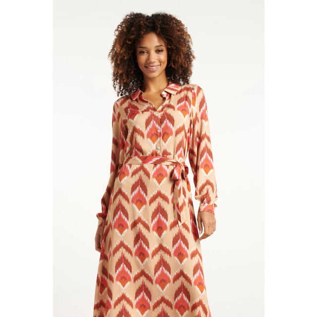 Smashed Lemon Aztec midi jurk in warmroze en camel | 25572-735-998 large Smashed Lemon Aztec midi jurk in warmroze en camel | 25572-735-998 large