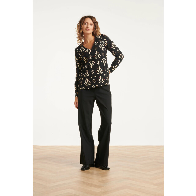 Smashed Lemon Zwart en wit getailleerde top met ornamentaal print in travelkwaliteit | 8720331387213 large