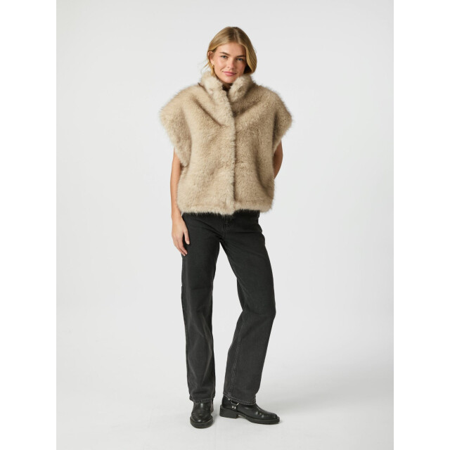 Neo Noir kevini faux fur vest 164981 123 06741.829.0039 large