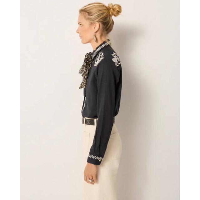 Maison Hotel Blouse lange mouw charro Maison Hotel Blouse lange mouw CHARRO large