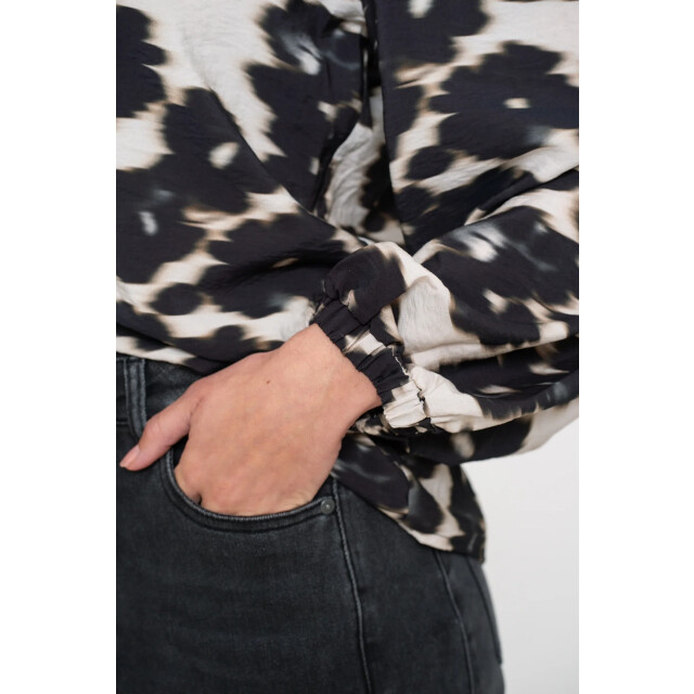 Geisha 53755-20 blouse flowers 53755-20 Blouse flowers large