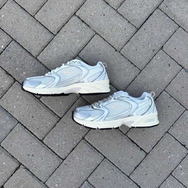 New Balance U530ESB Sneakers Zilver U530ESB large