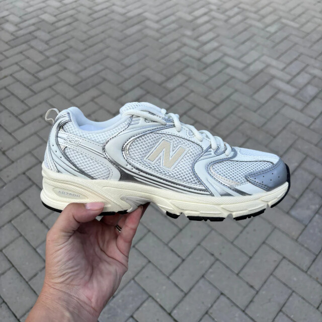 New Balance U530ESB Sneakers Zilver U530ESB large