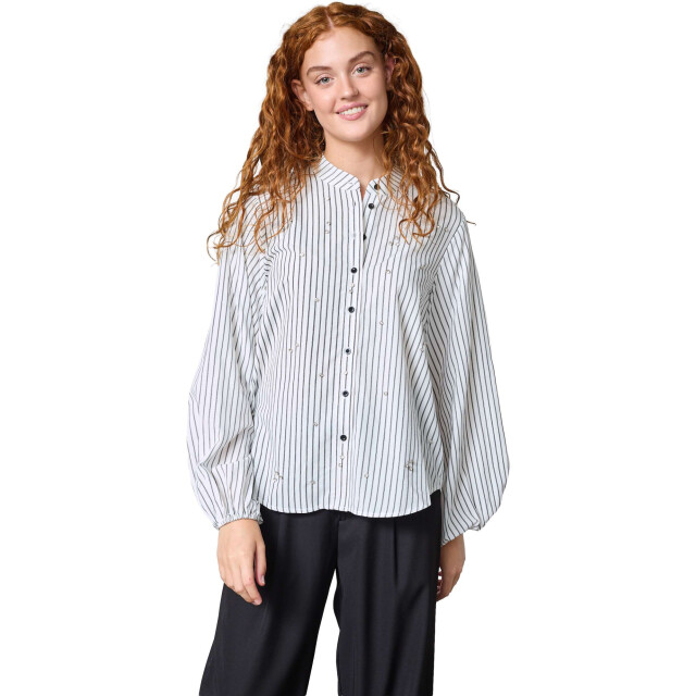 Sisters Point Elaisa-sh white black 19405-110 large