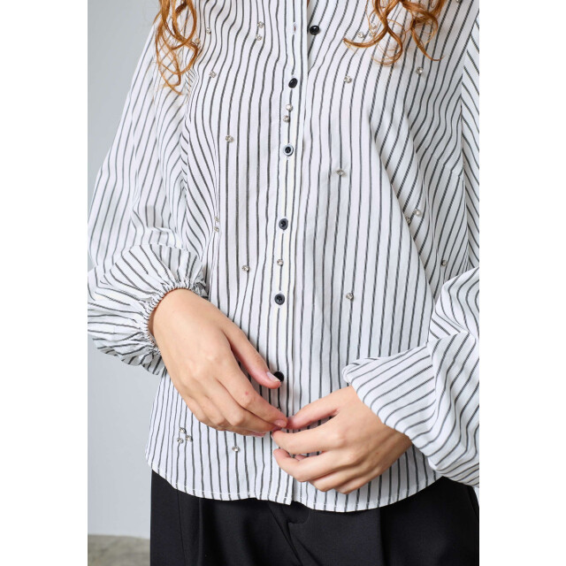 Sisters Point Elaisa-sh white black 19405-110 large