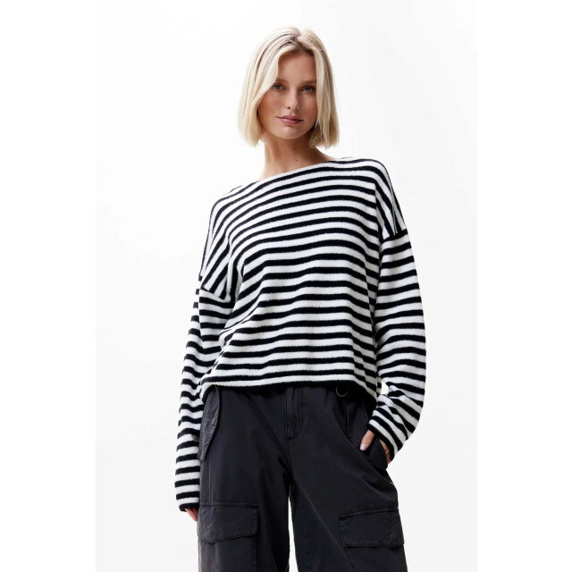 Catwalk Junkie 2202030803 soft striped knit 2202030803 Soft striped knit large