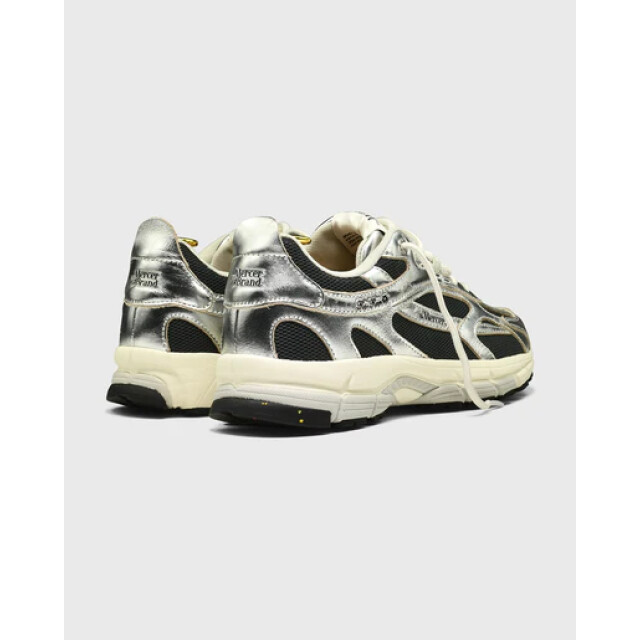 Mercer Amsterdam the re-run pinapple 2.0 me253001 999 06861.500.0001 large