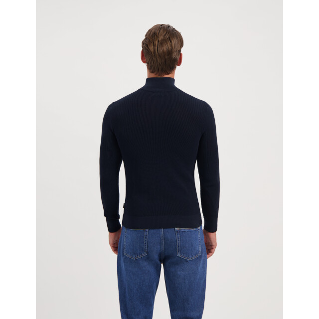 Saint Steve 240906 dominic 70003 dark 05711.261.0082 large