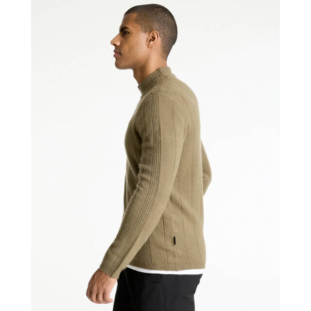 Chasin' Pullover 31140002 CHASIN' Pullover 31140002 large