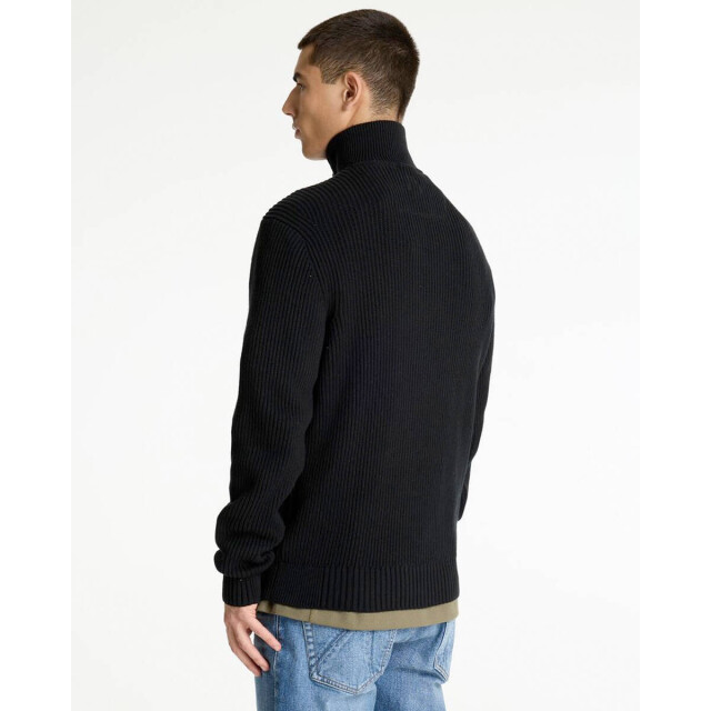 Chasin' Pullover 31190001 CHASIN' Pullover 31190001 large