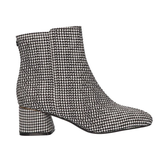 La Strada 2323228 2323228 large