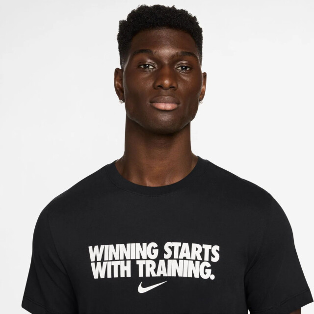 Nike m nk df tee winning (consumer facin training t-shirt korte mouw heren - 074527_990-L large