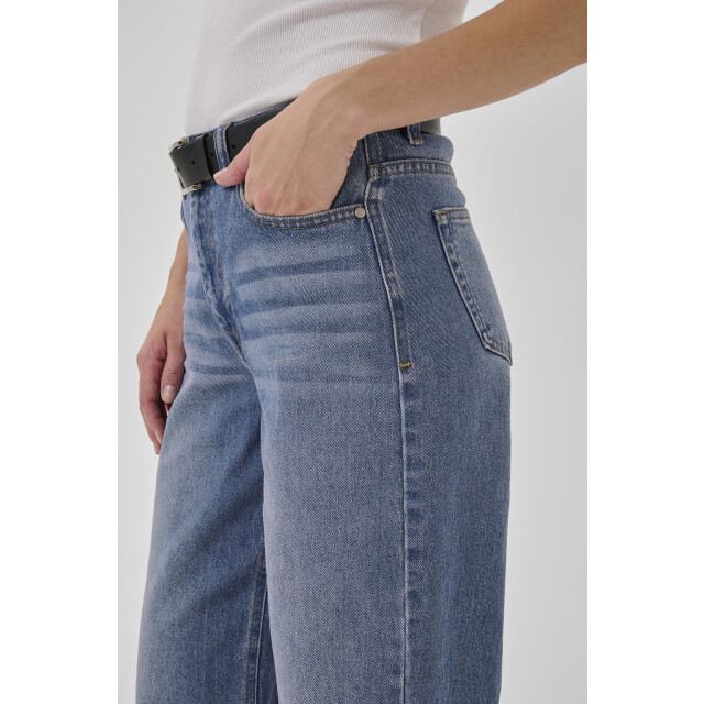 My Essential Wardrobe 10704222 05 the louis jeans 10704222 05 The Louis jeans large