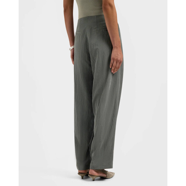 Olaf Hussein Broek w240403 crinkled ØLÅF Broek W240403 CRINKLED large