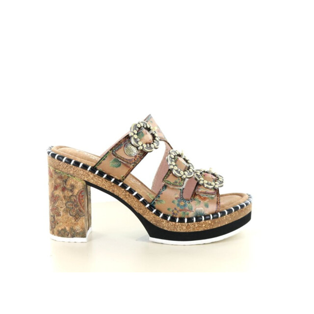 Laura Vita Naomio 11 214.33.018 large