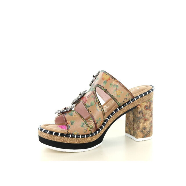 Laura Vita Naomio 11 214.33.018 large