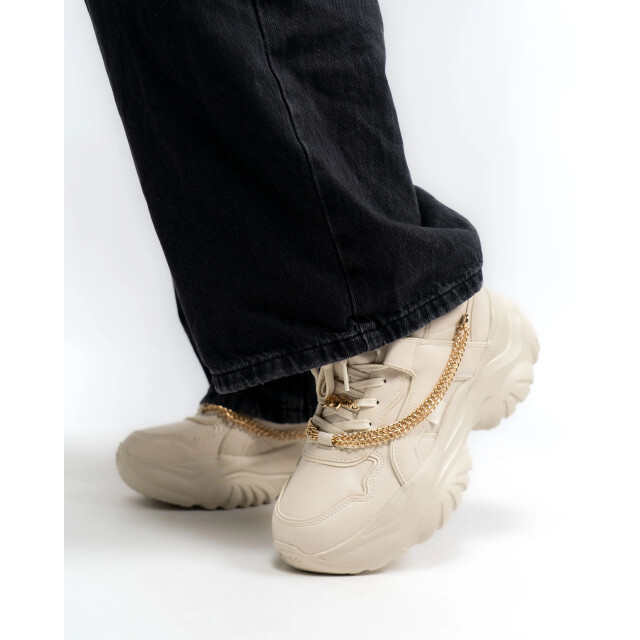 Buffalo Bliss in sneakers 67106 large