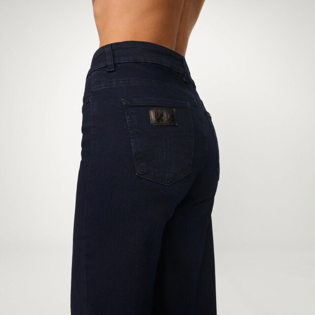 Lois Palazzo rinse 2142-7729 large