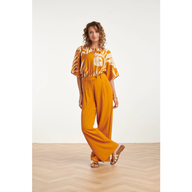 Smashed Lemon Tuniek top met blad print en strikdetail in oker geel | 8718679005043 large