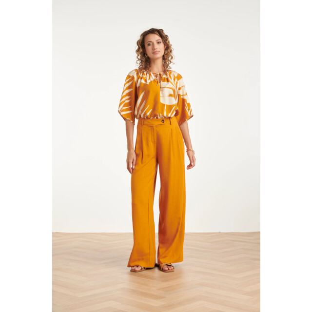 Smashed Lemon Tuniek top met blad print en strikdetail in oker geel | 8718679005043 large